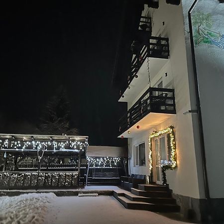 Casuta De Langa Izvor Hotell Moeciu De Sus Eksteriør bilde