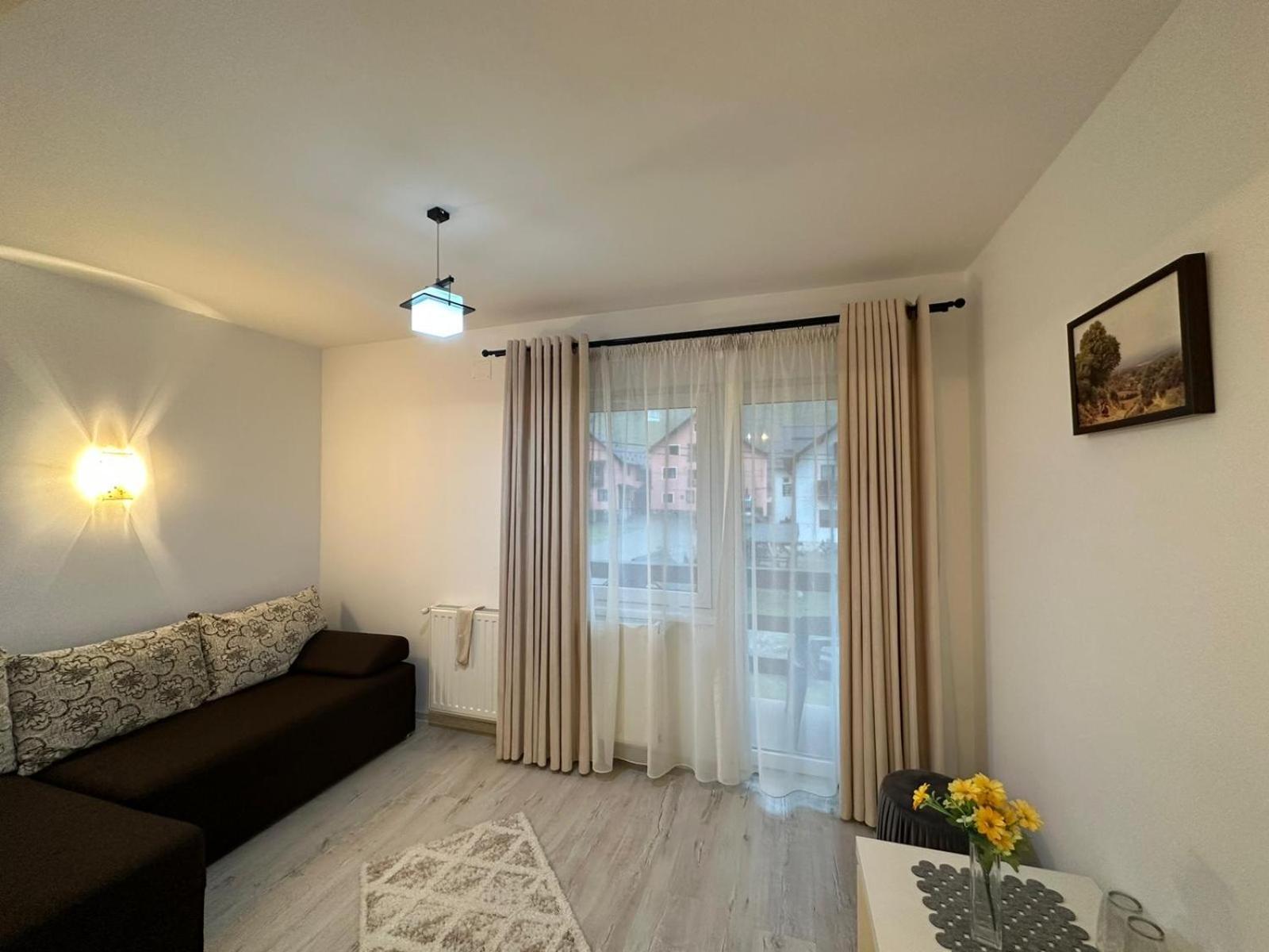 Casuta De Langa Izvor Hotell Moeciu De Sus Eksteriør bilde
