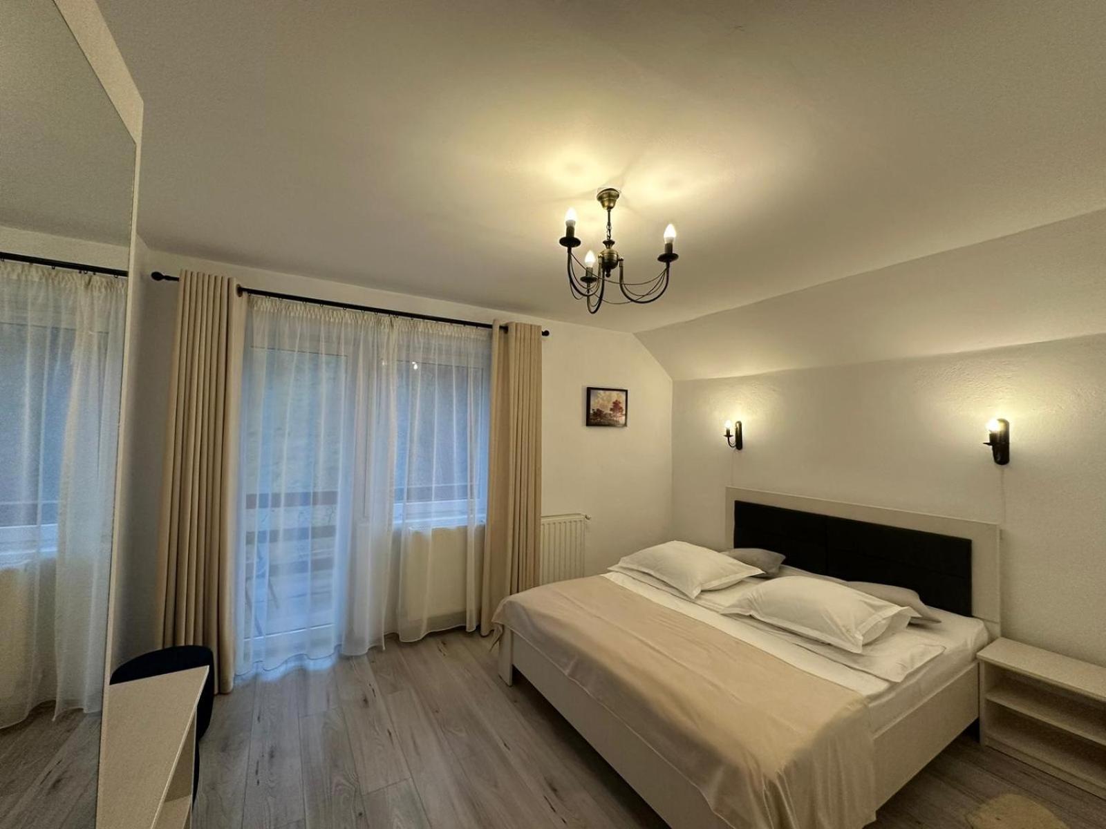 Casuta De Langa Izvor Hotell Moeciu De Sus Eksteriør bilde