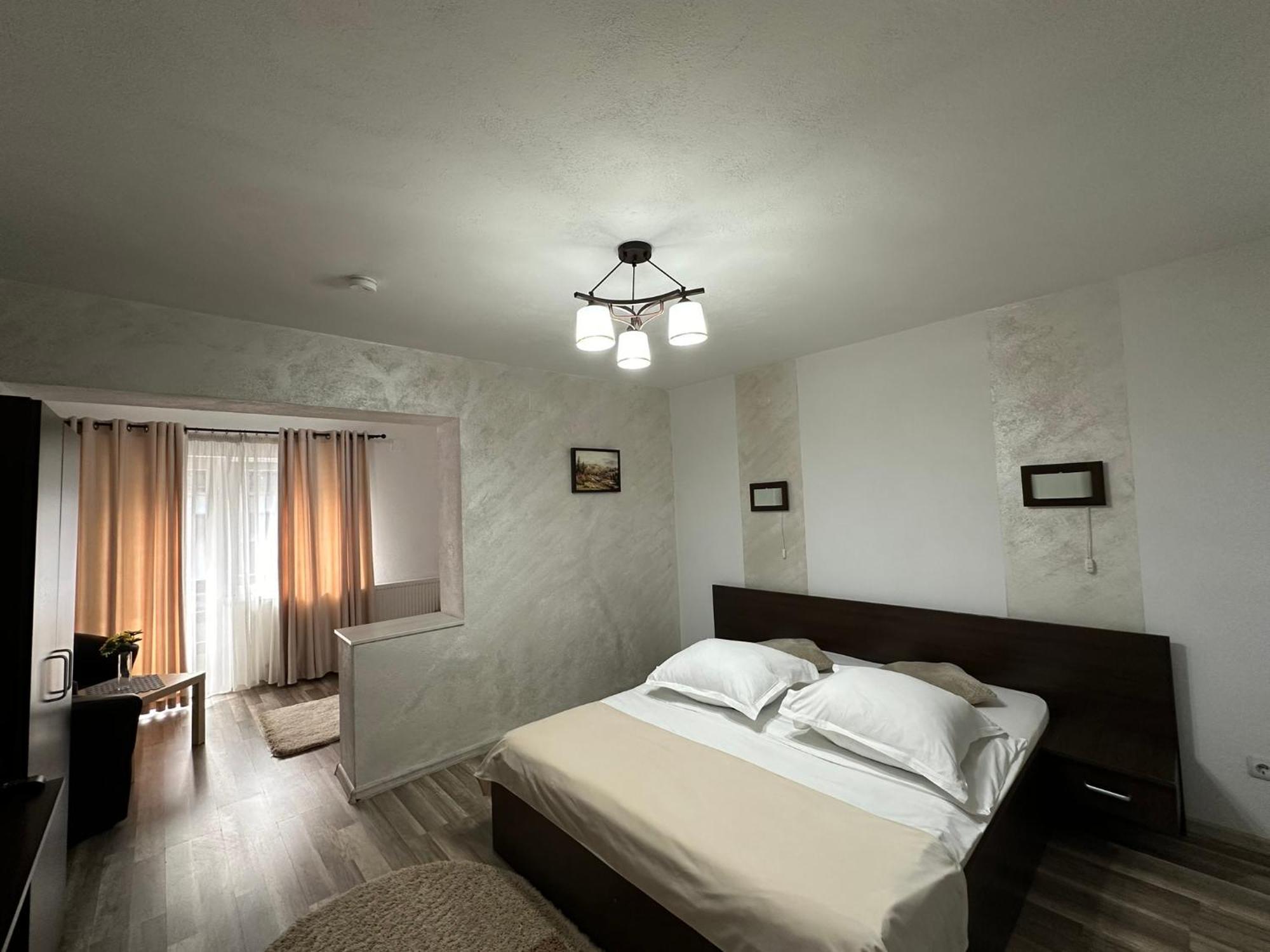 Casuta De Langa Izvor Hotell Moeciu De Sus Eksteriør bilde