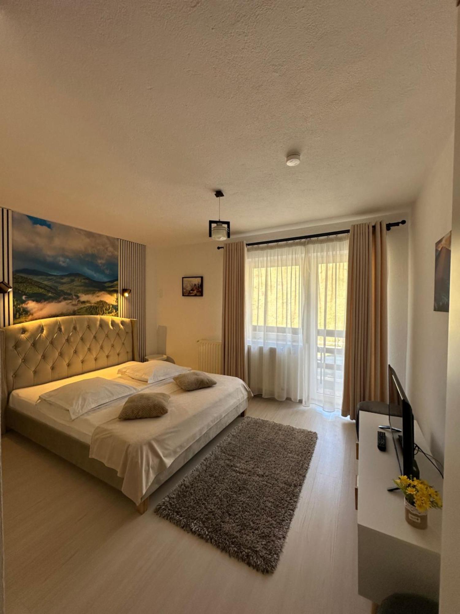 Casuta De Langa Izvor Hotell Moeciu De Sus Eksteriør bilde