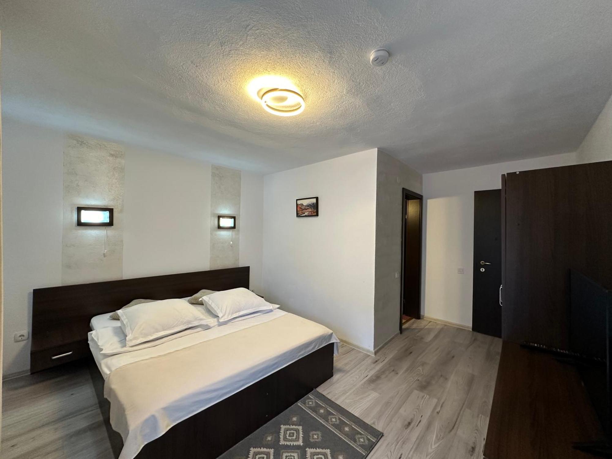 Casuta De Langa Izvor Hotell Moeciu De Sus Eksteriør bilde